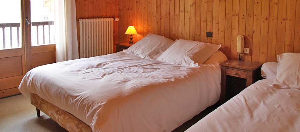 L'hôtel est composé de 17 chambres et propose plusieurs formules. Chambre avec plusieurs lits pouvant aller jusqu'à 5 personnes. Chambre single 