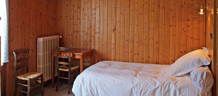 L'hôtel est composé de 17 chambres et propose plusieurs formules. Chambre avec plusieurs lits pouvant aller jusqu'à 5 personnes. Chambre single 